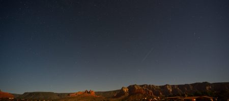 ambiente-sedona-night-sky-redrocks-scaled