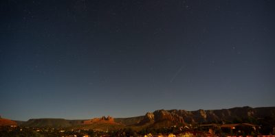 ambiente-sedona-night-sky-redrocks-scaled